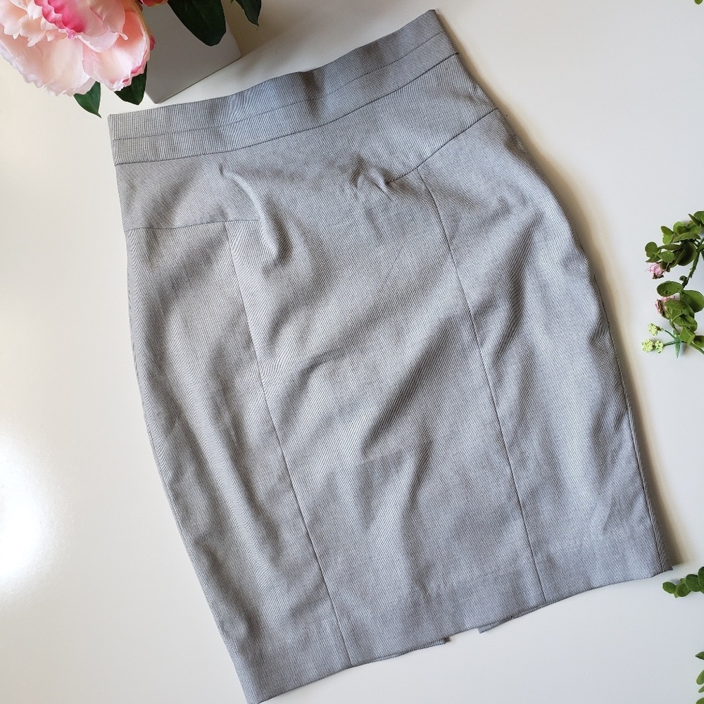 H&M Gray Skirt 🖤 Size 4 - Nice!!